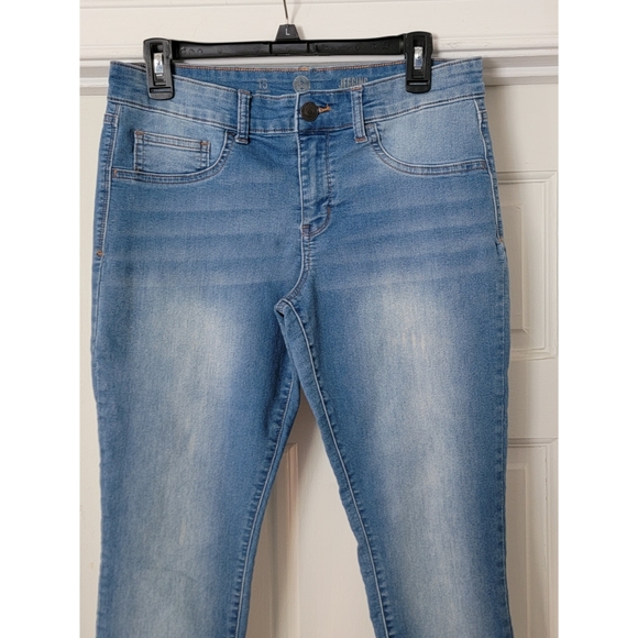 Women's SO Jeggings. EUC. Size 15 - Picture 3 of 16